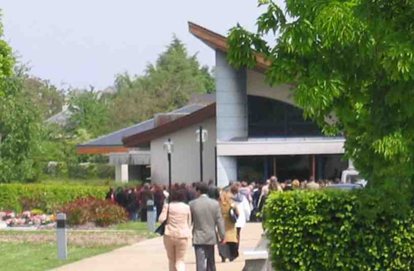 entree, crematorium, saran